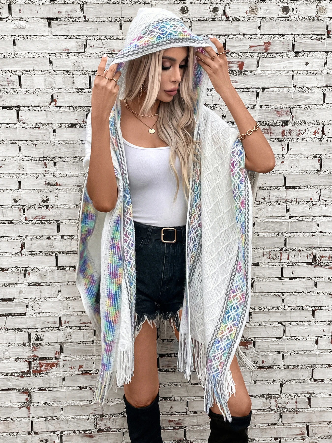 Contrast colored hooded long knitted tassel cape autumn and winter loose womens sweater shawl jacke 240914