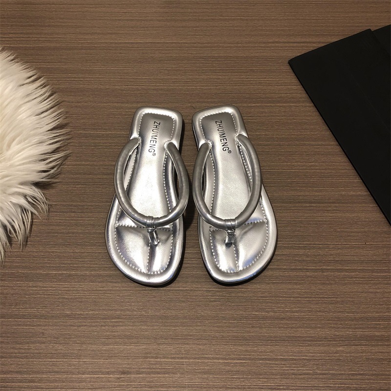 Slippers Shoes Flat Rubber Flip ps Slides Low Summer Clogs New Woman Pantofle Hawaiian Sier Designer Beach 2024 PU Fabri 8e1c