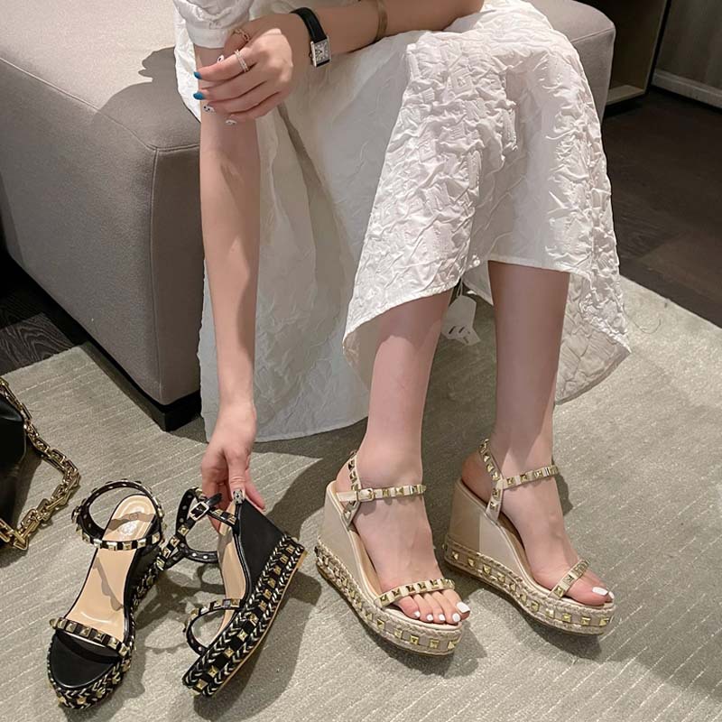hot Women's Comfort Sandals: Beige Buckle Strap High-heeled Fashion Clogs