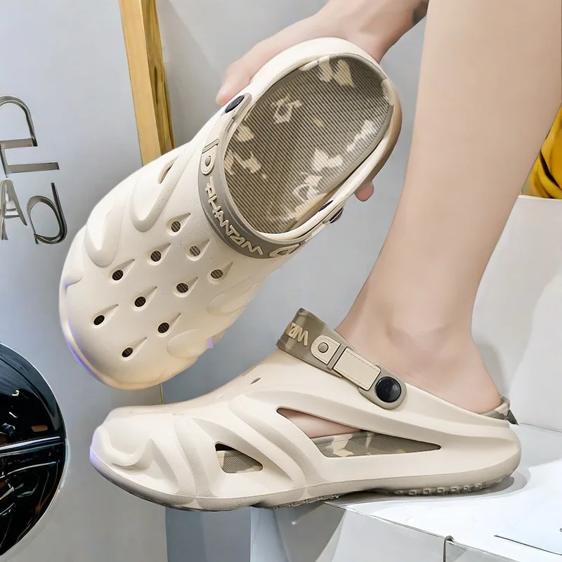 Moccasins Slippers For Home Men Designer Luxury 2024 Brand Mens Flip Flops Chessure High Quality Fashion Shoes Loafers Tennis