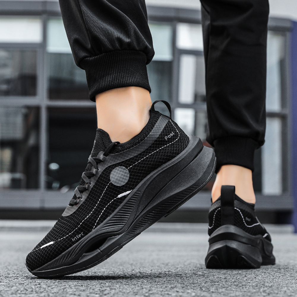 2025 new Women Men's Designer Shoes Running Sneakers Breathable Light Trendy Casual Walking Sports Footwear Comfortable Jogging Fiess 1b25