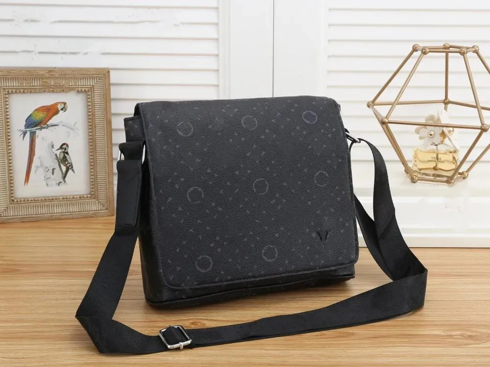 Fashion 2023 Men Messager Sac Trio Sacs Designer sacs à main porteurs de disques en cuir Homme Sac à dos Sport Male Cross Body Purse