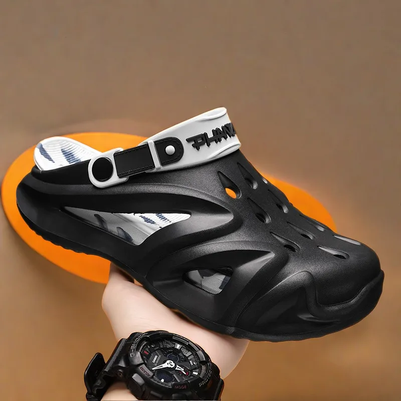 Moccasins Slippers For Home Men Designer Luxury 2024 Brand Mens Flip Flops Chessure High Quality Fashion Shoes Loafers Tennis