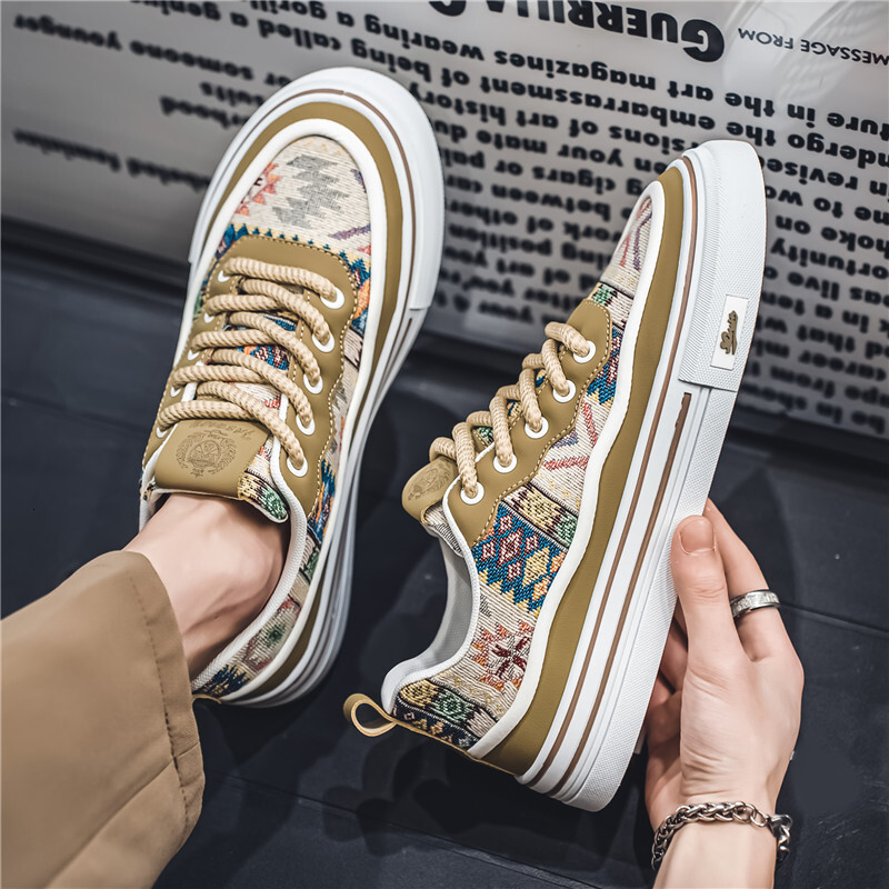 Wholesale fashion simple casual board new men's low-top cloth shoes