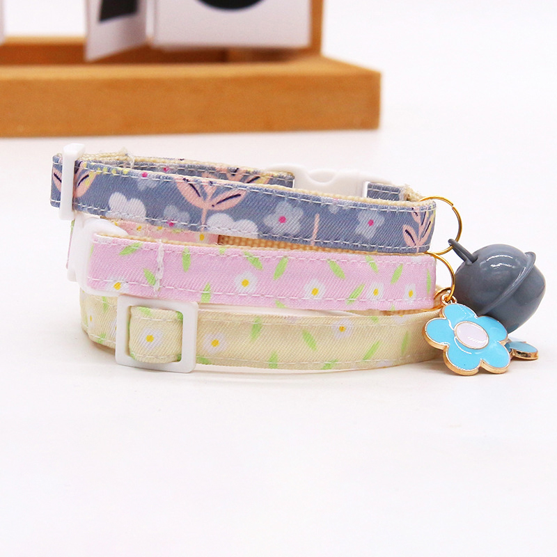 Pet Collar Adjustable Small Cat Dog Collars with Bell and Safety Buckle Necklace Cute Ornament Flower Fresh Small Flower Pattern