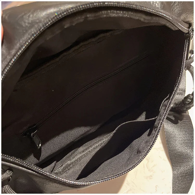 Women Chest Leather Shoulder Bags for Ladies Belt Bag Female Waist Pack Funny Pac Phone Walle 240913 4577 4