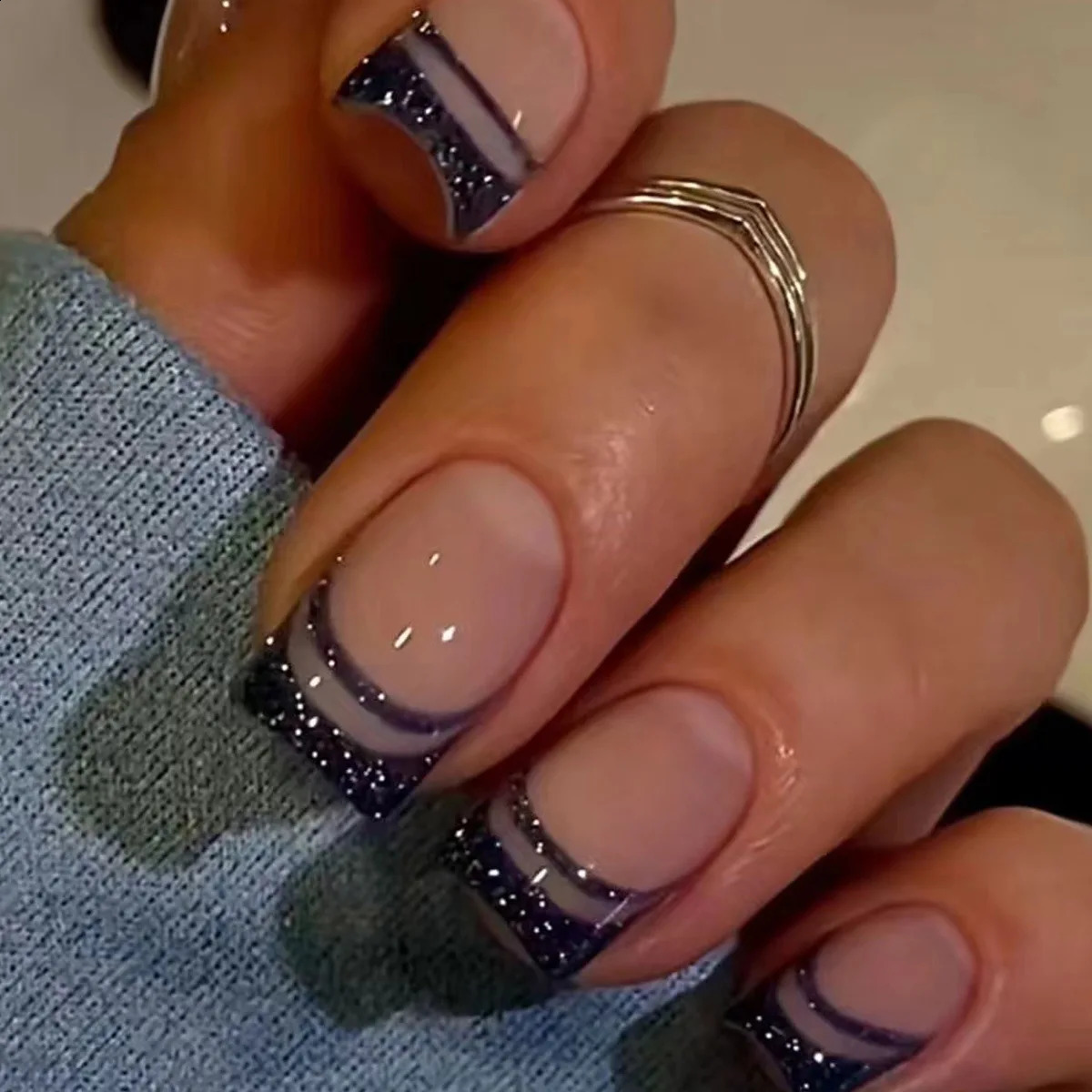 24Pcs Simple French Fake Nail with Golden Edge Short Square Head False Nails Wearable Manicure Jelly Stick on Nails 240914