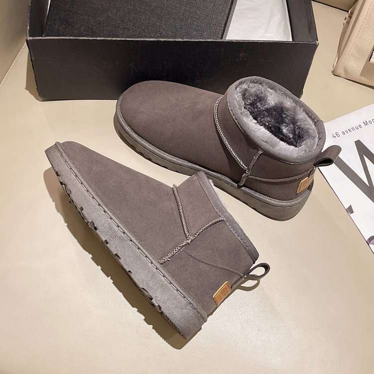 high quality Boot European Style 2024 New Autumn/Winter Women's Snow Boots Classic Fashion Short Sleeved Boots, Comfortable And Plush Thick Warm 