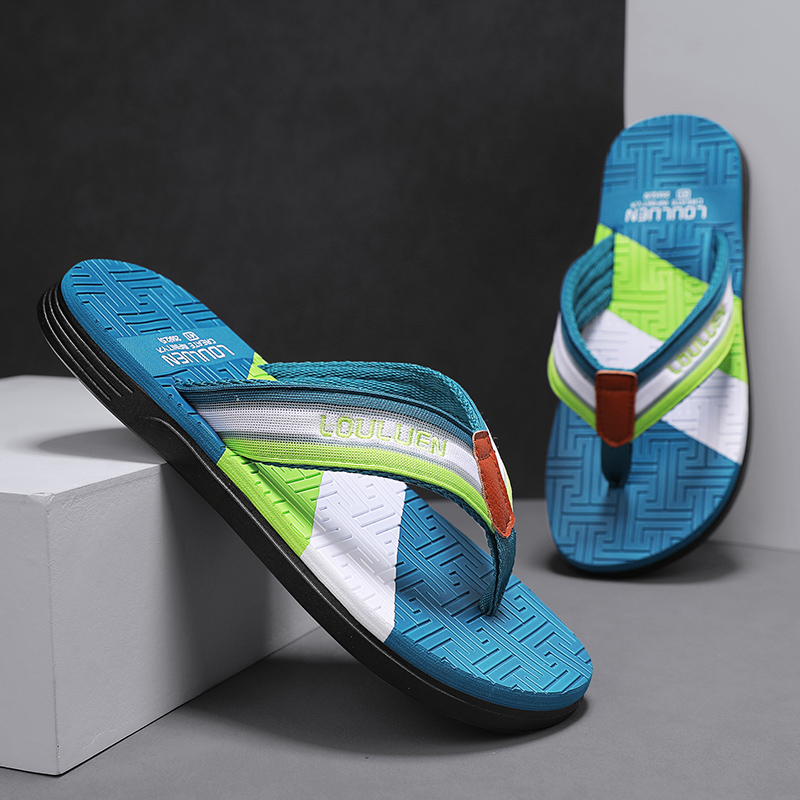 High Quality Men's Flip Flops Outdoor Indoor Slippers Slides New Design Men Beach Sandals Non-slip Home Men Slippers Flip Flops