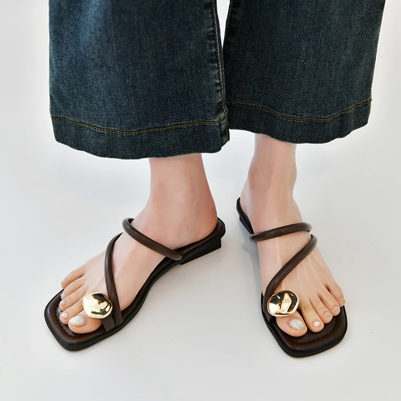 Summer Slippers: Women's Elegant Toe Clip Sandals, Fashionable Narrow Band Slides, Ladies Casual Outdoor hot Flats, Beach Flip Flops