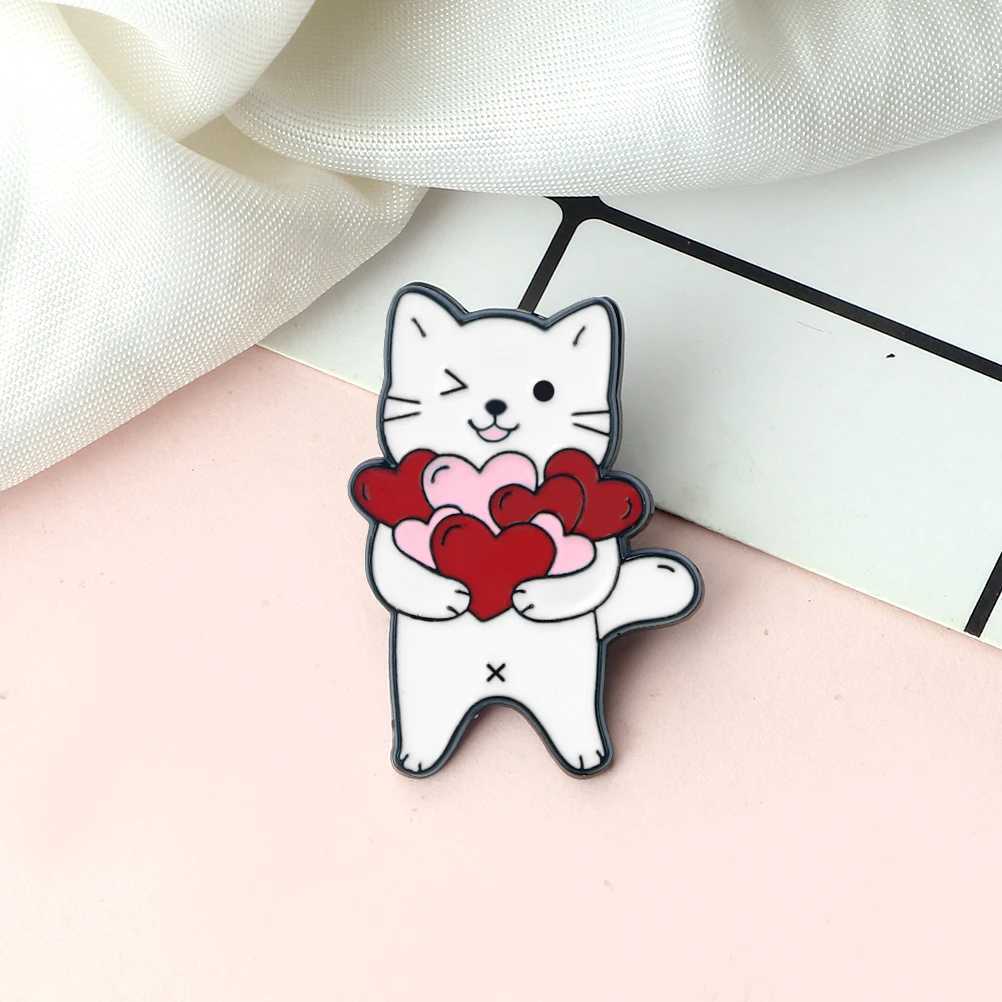 Cute Cats Wink Enamel Brooch Sweet Kitten Couple Photo Wedding Candy Gift Denim Lapel Pins Cartoon Animal Badge Backpack JewelryX240914