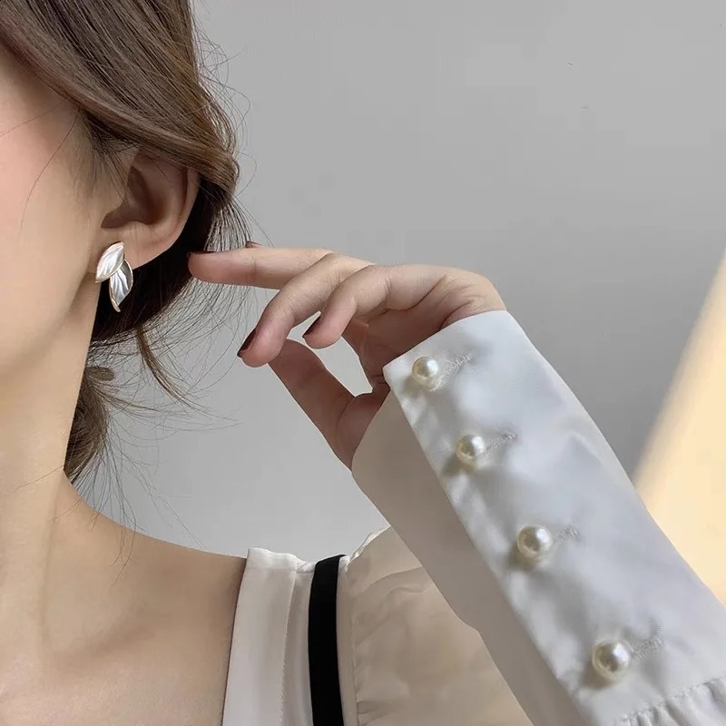 2024 Arrival Trendy Summer Fresh Lovely Sweet Grey Leaf Dangle Earrings Blue And White Metal Jewelry 240906