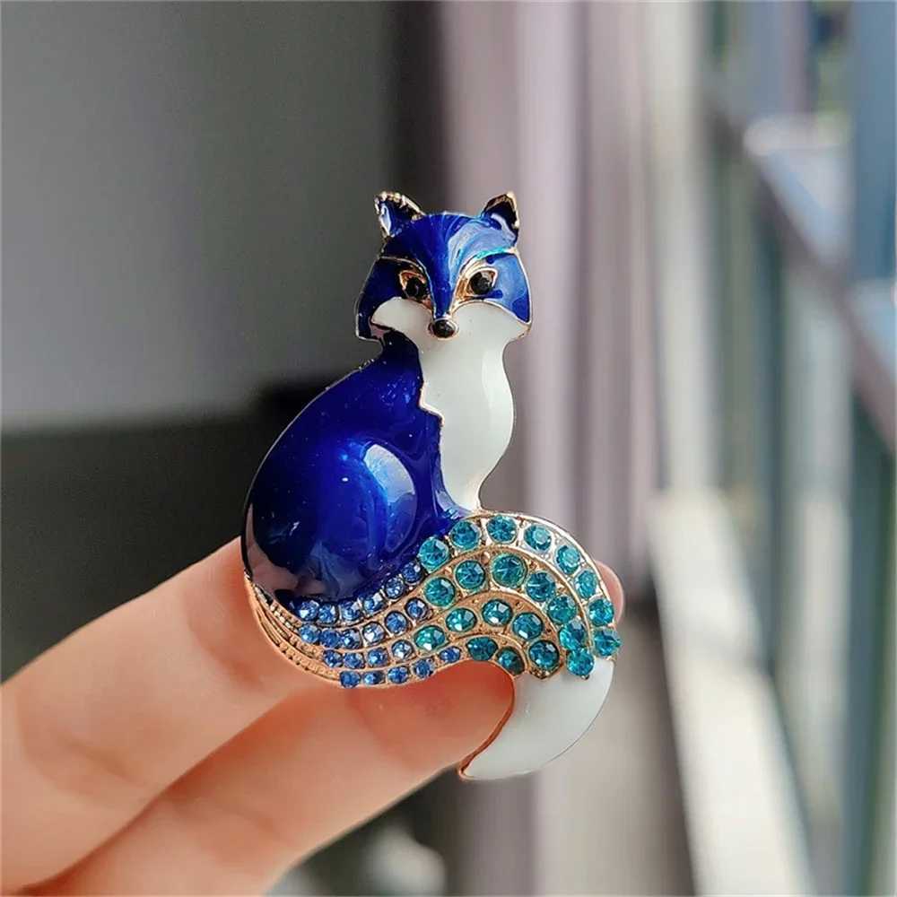 Elegant Fox Brooch Colorful Enamel Imitation Crystal Rhinestone Lapel Pins For Women Badge Alloy Accessories Party Gift JewelryX240914