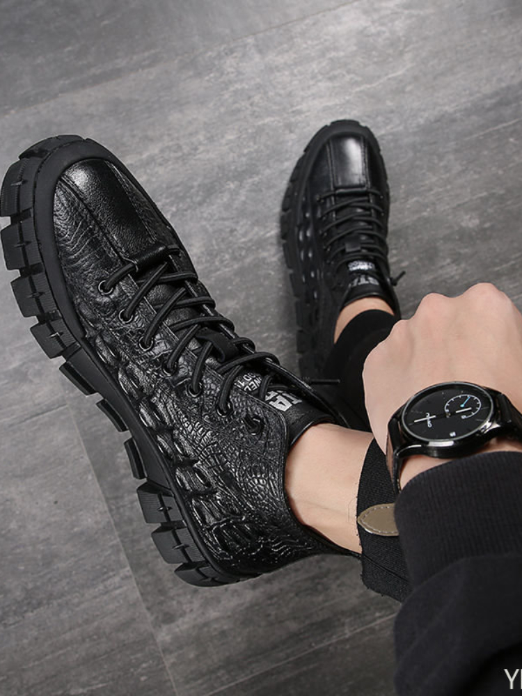 Winter New Men's High-Top Simple Temperament Leisure Leather Shoes for Man Mid-Top Boots Light Weight British Wild Trendy Shoes