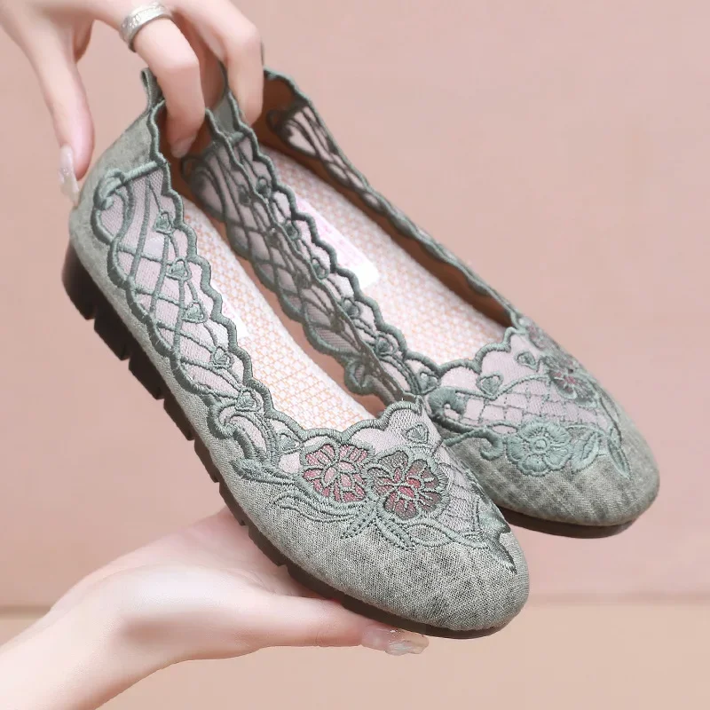 Woman Shoes Fashion Versatile Embroidery Mesh Hollow Out Breathable Comfortable Non-slip Casual Big Size Shoes Women 2024