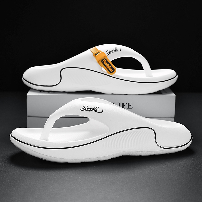 2024 New Men's Slippers Flip Flops Indoor Outdoor Beach Sandals Soft Sole Slides Men Non-slip Home Slippers Flip Flops 39-45
