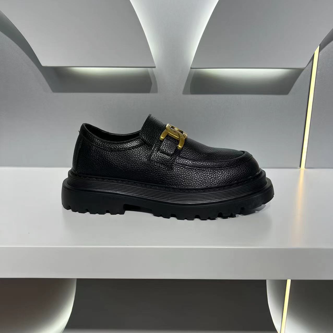 Ddmybear Fashionable Height Increasing One Foot 2024 New Business White Versatile Sponge Cake Thick Soled Board Shoes Men's Loafers Chinese Brand