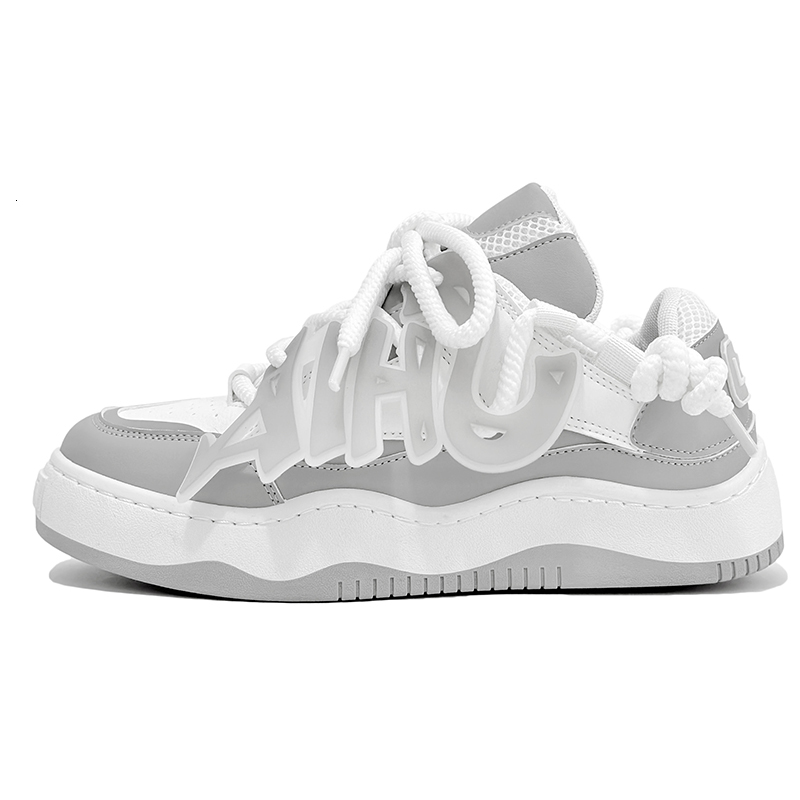 Men's Retro Style Skateboarding Spring New Thick Sole Non-Slip Breathable Leisure Sports Board Shoes