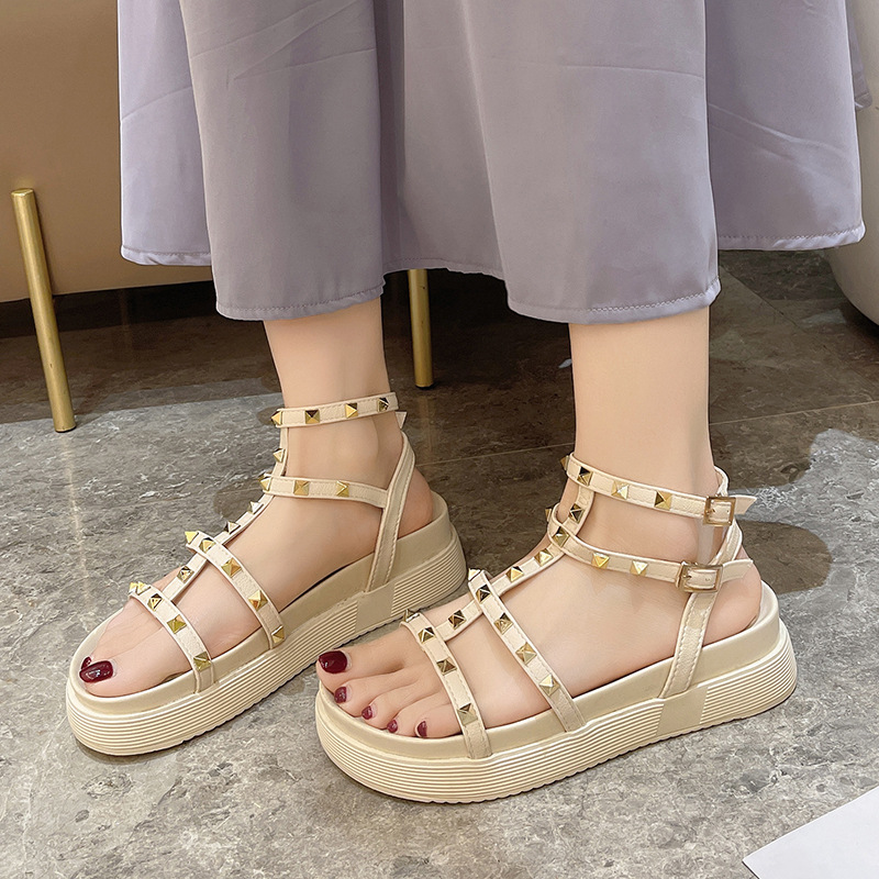 Sandals Women's New Summer Platform Roman Rivet Flat Bottom Shoes Casual Ankle Buckle Open Toe heighten Black Sandales Plates