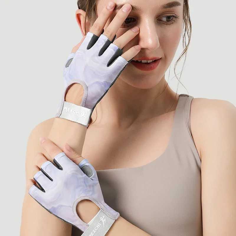 Cycling Gloves Women Fitness Gloves Gym Weightlifting Yoga Bodybuilding Training Thin Breathable Non-slip Half Finger Gloves Y240914