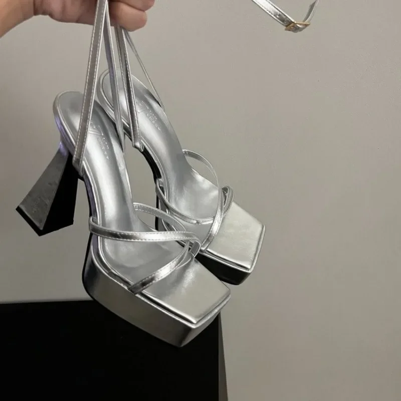 High Ladies Platform Heels 2024 Summer Fashion Women's Cross Straps Sandals New New Stable and Anti-fall Chunky Heel Party Shoes d556