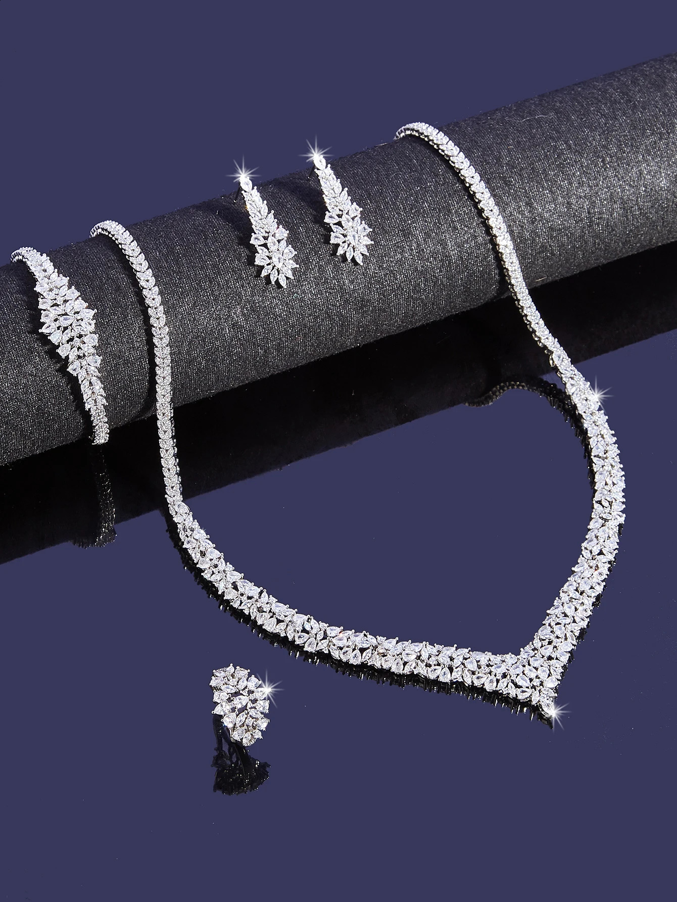 4-piece bridal cubic zirconia jewelry set suitable for womens party Dubai Nigeria CZ crystal wedding jewelry set 240906