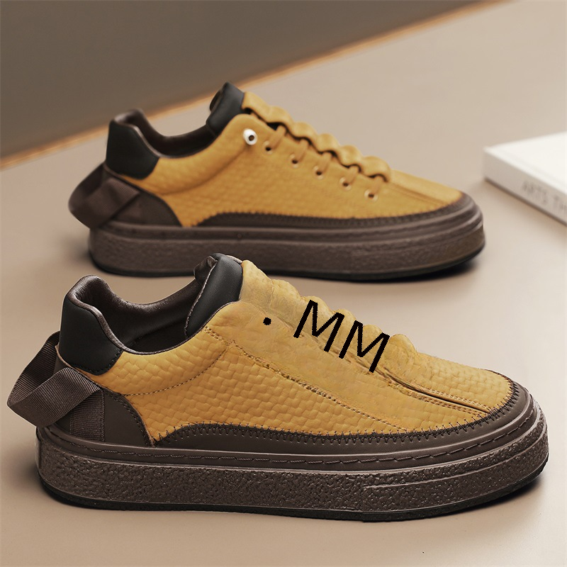 Trendy Live Broadcast Casual Shoes Unique Design Thick Bottom Board Shoes Hong Kong Style Bread Outdoor Construction Men