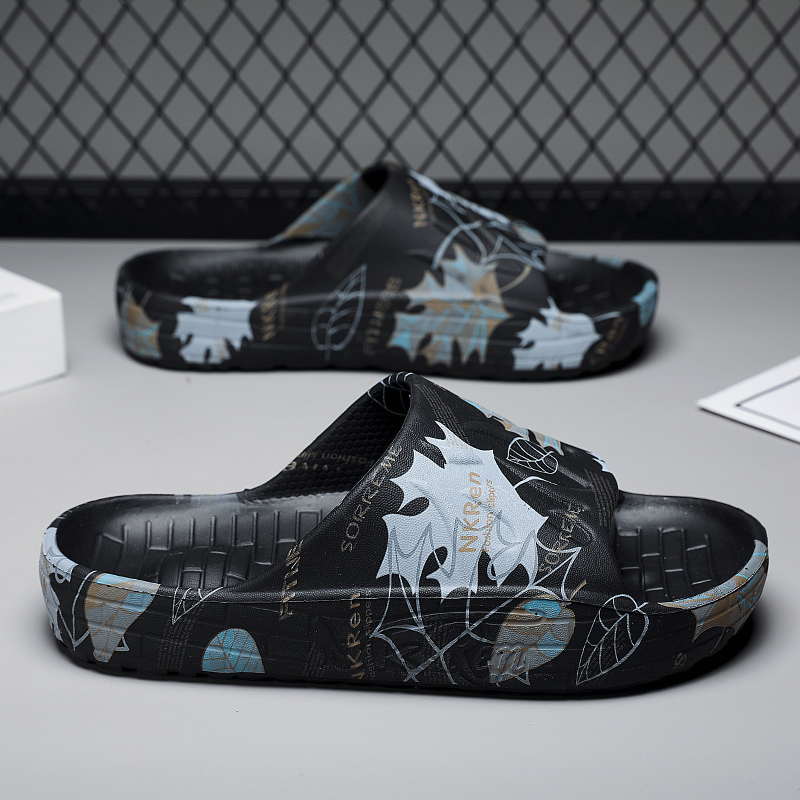 New 2023 Summer Men Slippers Outdoor Indoor Non-slip Cool Soft Thick Bottom Sandals Trend Slides Light Beach Shoes Slippers Home