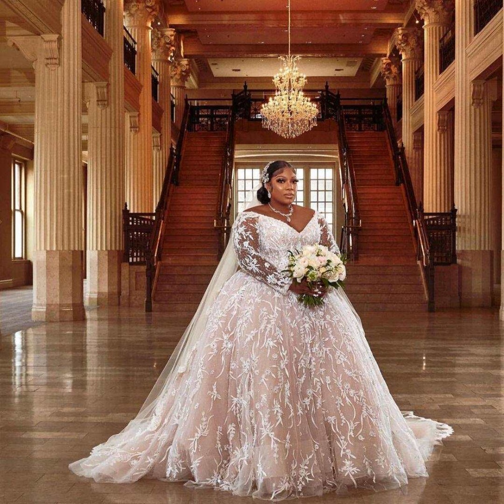 Plus Size Ball Gowns Appliques Sequins V Neck Wedding Dress Long Sleeve Sweep Train Tulle Bridal Dresses With Veils Custom Made
