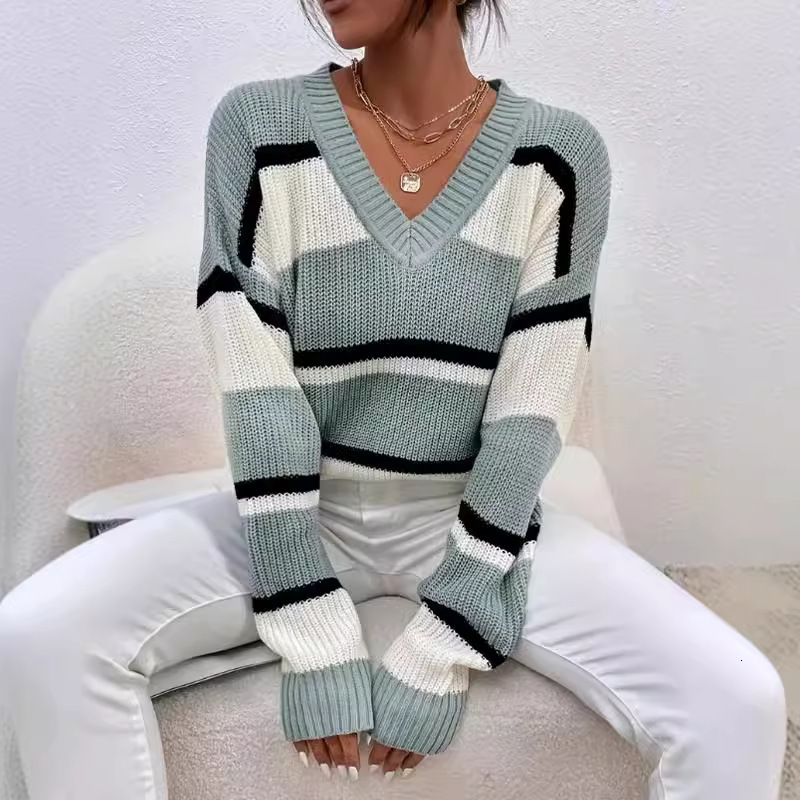 dongdumaoyi Women's pullover sweater autumn and winter new V-neck contrasting splicing loose and fashionable sweater F0914#41