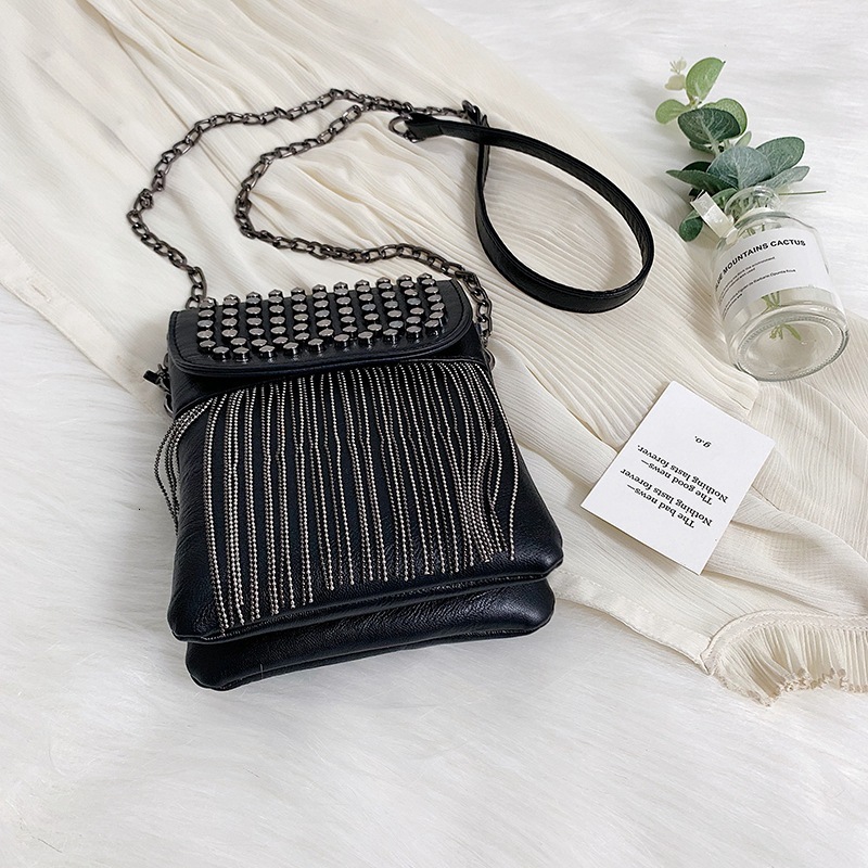 Chain tassel small bag for women autumn and winter Europe and the United States fashion riveted tassel bag pu crossbody shoulder bag mobile phone bag