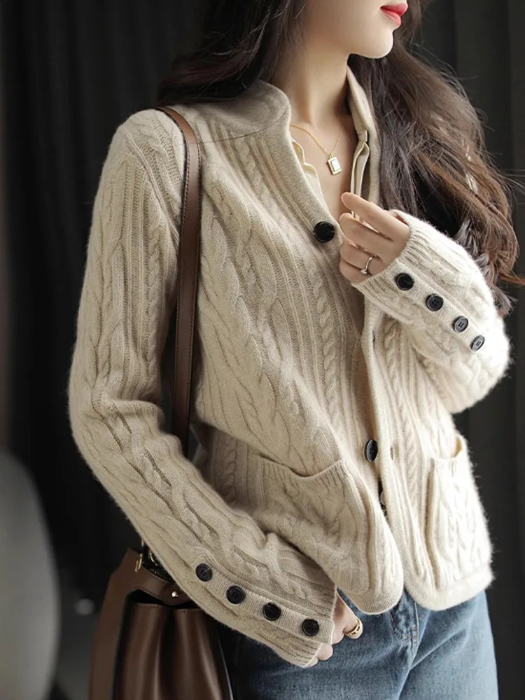 Thick Thread Fried Dough Twists Cardigan For Women In Autumn And Winter Small Crowd n Short Slim Wool Coat 240904