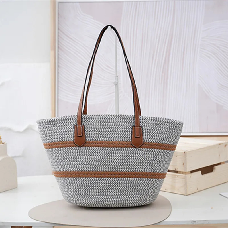 woven and spliced single shoulder grass bag with colors styles diversity suitable for vacation leisure bags 240913