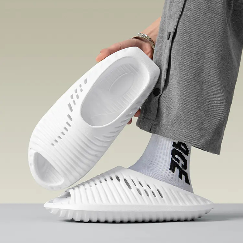 Men's New Open Toe Slippers Fashion Casual Breathable Indoor Slippers Solid Color Soft Wear-resistant Non-slip Male Beach Shoes