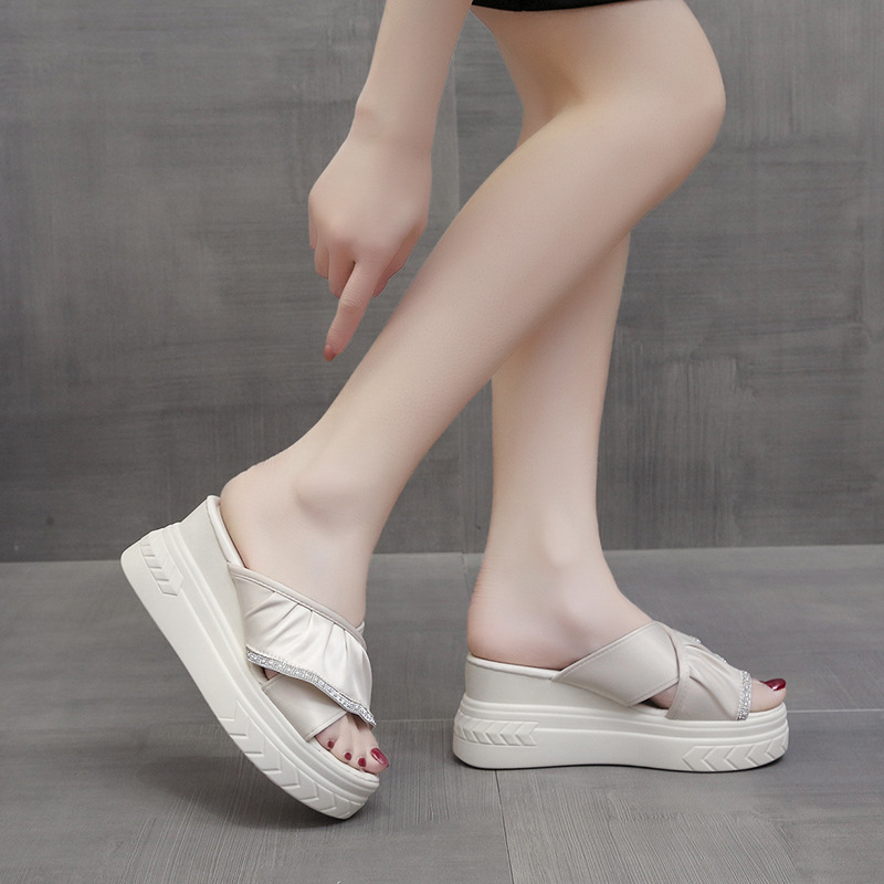 New Summer Women Platform Slippers Korean Wedge Thick Casual Sandals Outdoor Beach Slippers High Heel Solid Color Women Slides