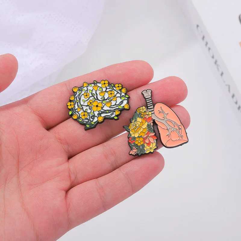 New Floral Medical Organs Brooches For Women Men Metal Brain Lung Heart Chest Badges Coat Lapel Pins Doctor Nurse Jewelry GiftsX240914