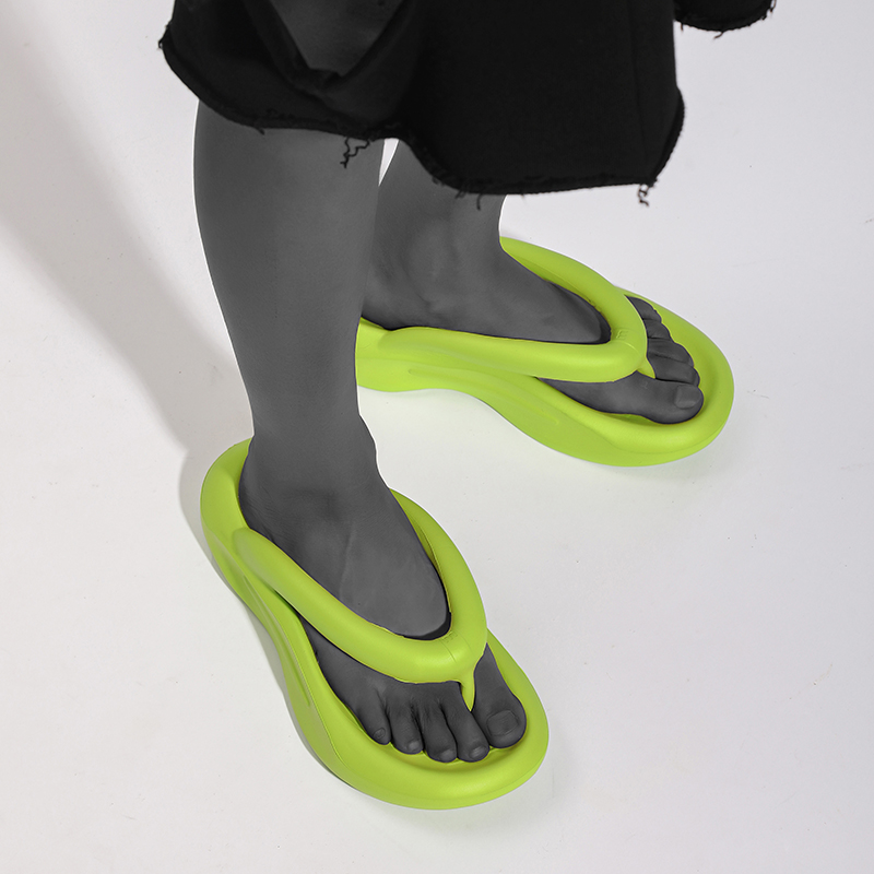 Fashion Men Women Indoor Outdoor Slippers Flip Flops Slides Beach Sandals Men Thick Soft Sole Home Slippers Men Casual Shoes