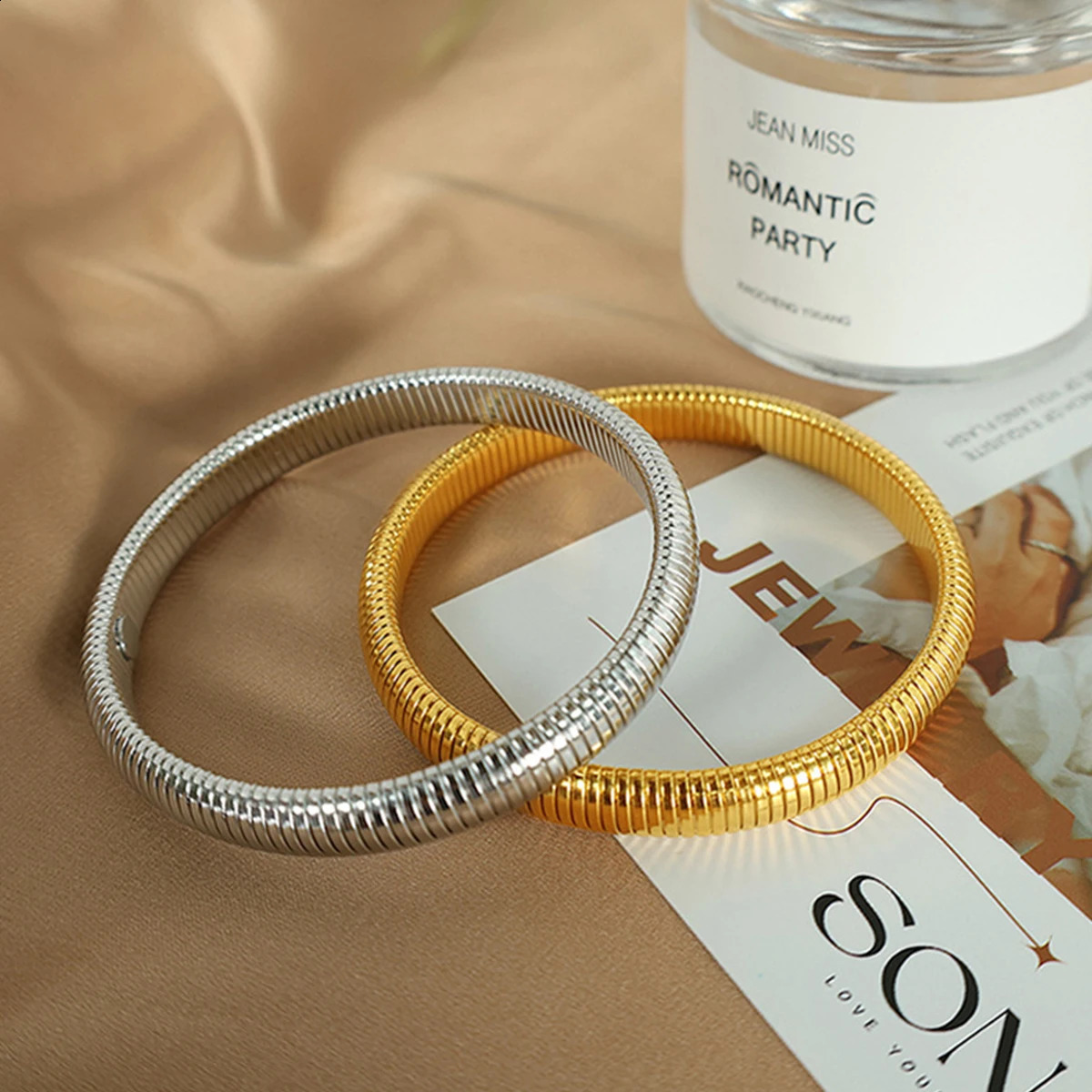 Waterproof Stainless Steel Retro Elasticity Thick Metal Polish Bracelet 18K Gold Plated Trend Fashion Unisex Jewelry Men Women 240914