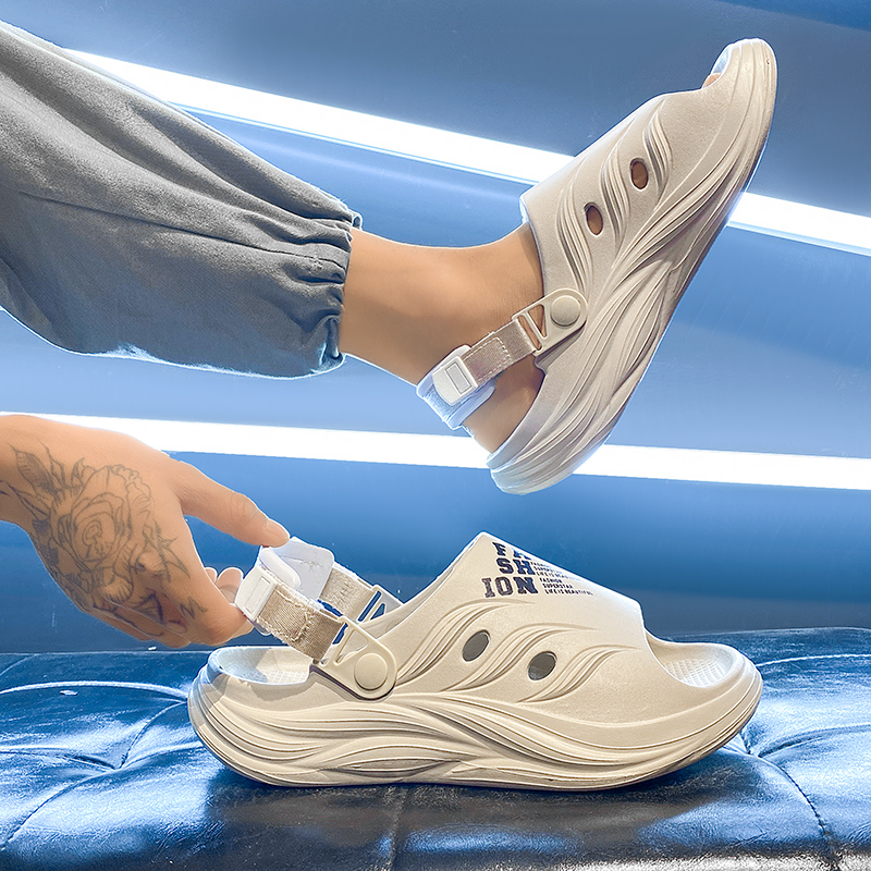 New Men's Outdoor Sandals Slippers Beach Comfortable Slides Soft Clogs Design Men Casual Garden Shoes Men Women Beach Sandals