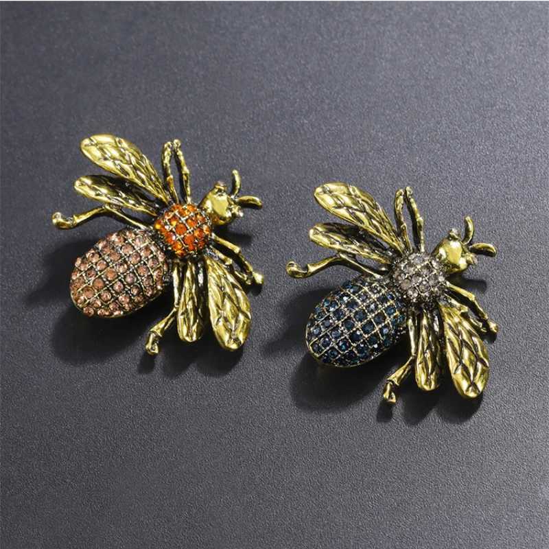 Vintage Exquisite Bee Rhinestone Brooches For Women Fashion Shiny Insect Brooch Pin Cute Badges Clothing Suit CorsageX240914