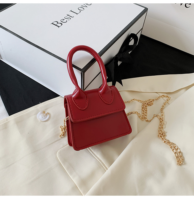 Mini women in 2024, new fashionable handbag for French niche bags, one shoulder crossbody small square bag