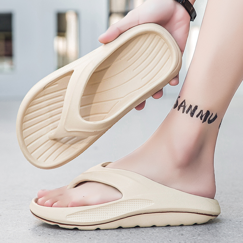 Fashion Men Slippers Outdoor Indoor Flip Flops Comfortable Soft New Men's Beach Sandals Non-slip Bathroom Home Men's Slippers