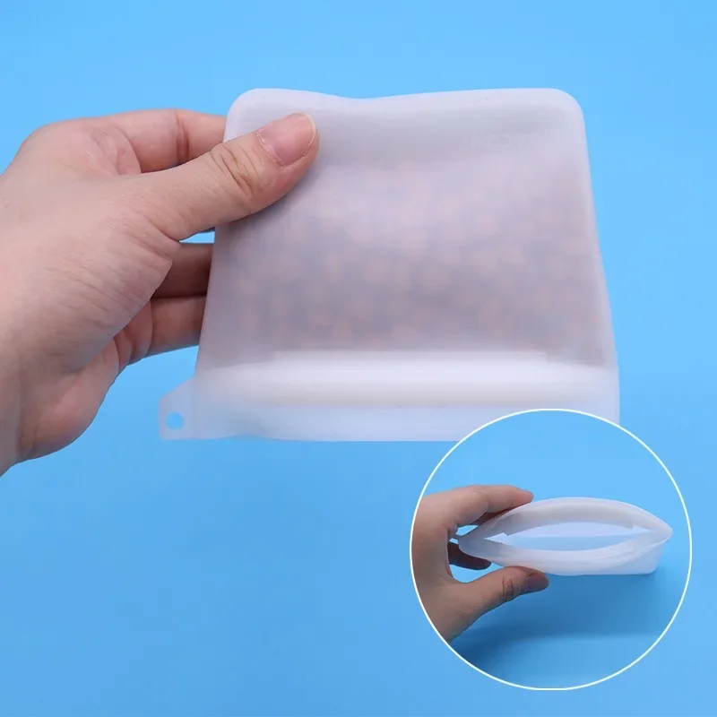 Silicone Dog Treat Pouch,Dog Training Pouch Bag Sealable Training Treat Bag Training Treat Bag for Dogs Cats Pets Leash,Walking