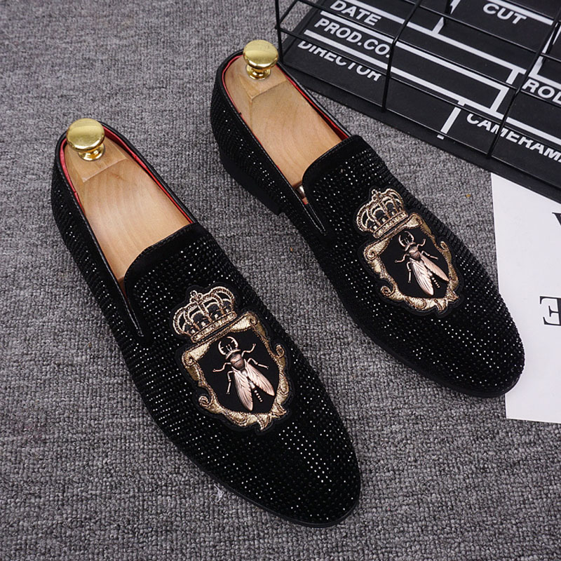 New Men Leather Casual Shoes Luxury Design Pointed Toe Party Dress Shoes Street Trend Slip-on Rhinestone Crown Loafers