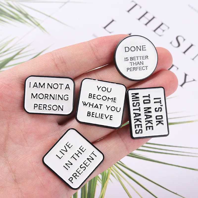 Wannee Western New Alloy Letter Series Brooch INS Personalized Trend Geometric Pin Paint BadgeX240914