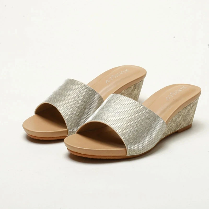 Sandals Fashion Open Toe Summer New All-Match Thick Bottom Small Wedge Outdoor Simple Comfortable Slippers for Women heels