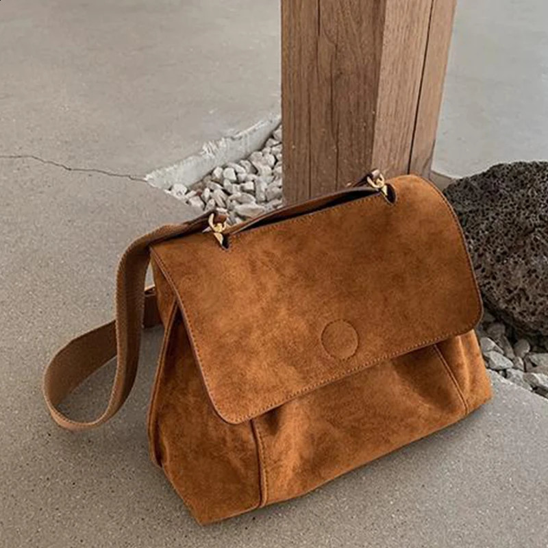 Fashion shoulder bag womens handbag matte PU leather cross body handbag womens casual large capacity bucket messenger bag 240912