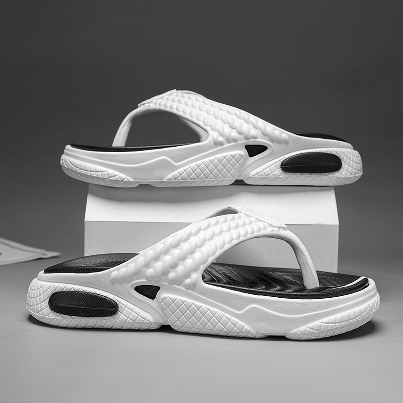 Men Flip Flops Outdoor Indoor Slippers Comfortable Thick Sole Trendy Mens Beach Sandals Non-slip Bathroom Home Men's Slippers