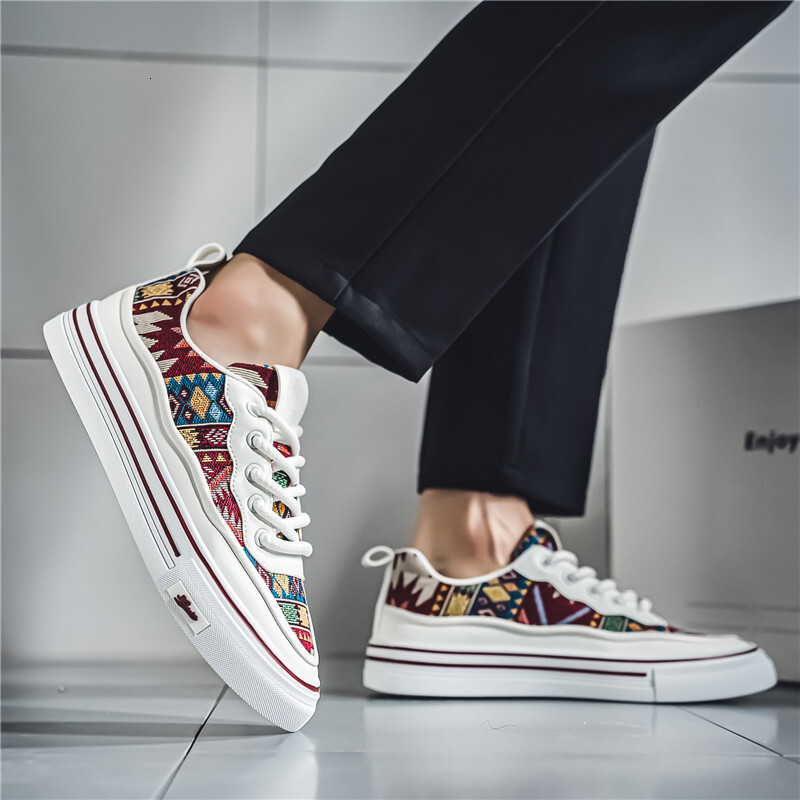 Wholesale fashion simple casual board new men's low-top cloth shoes