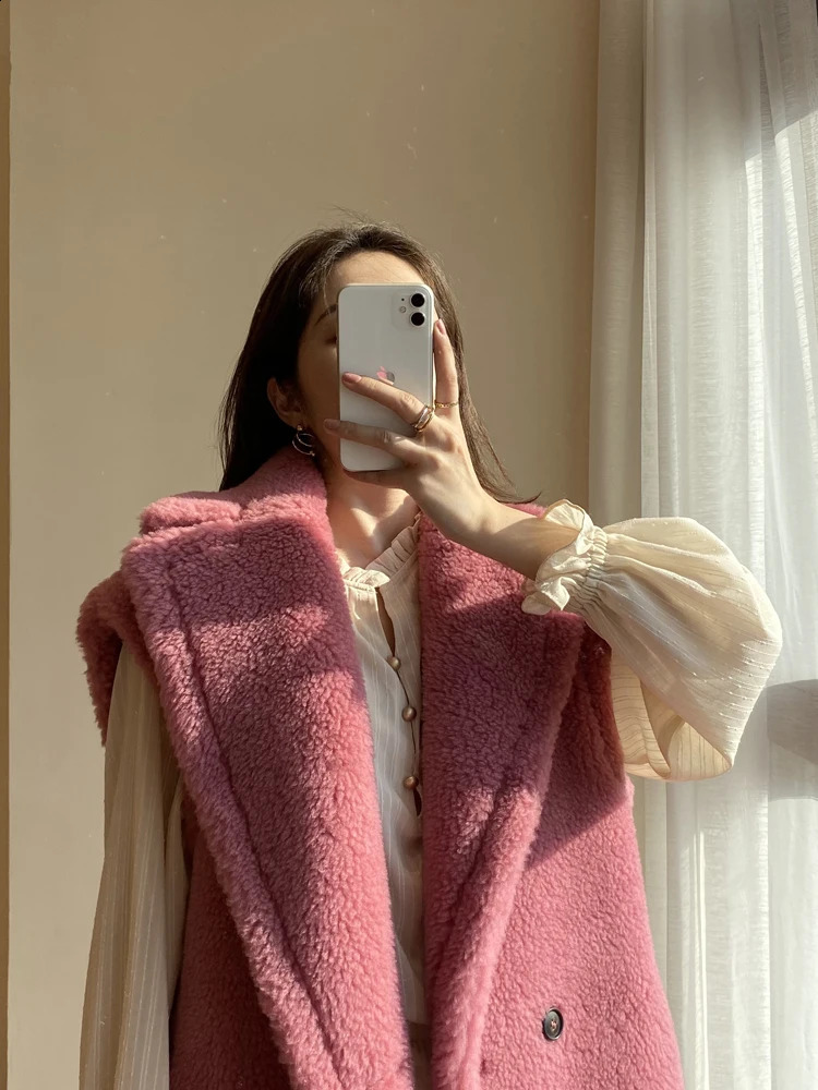 Long Women Coat Sleeveless Teddy Bear Jacket Coat Warm Fur Coat Wool Coat Women Winter Loose Coat Classic Fashion Pink Blue Coat 240911